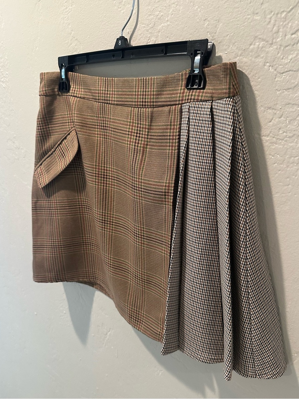 NWT Sugarlips Brown Pleated Plaid Mini Skirt Size Large - Picture 3 of 6